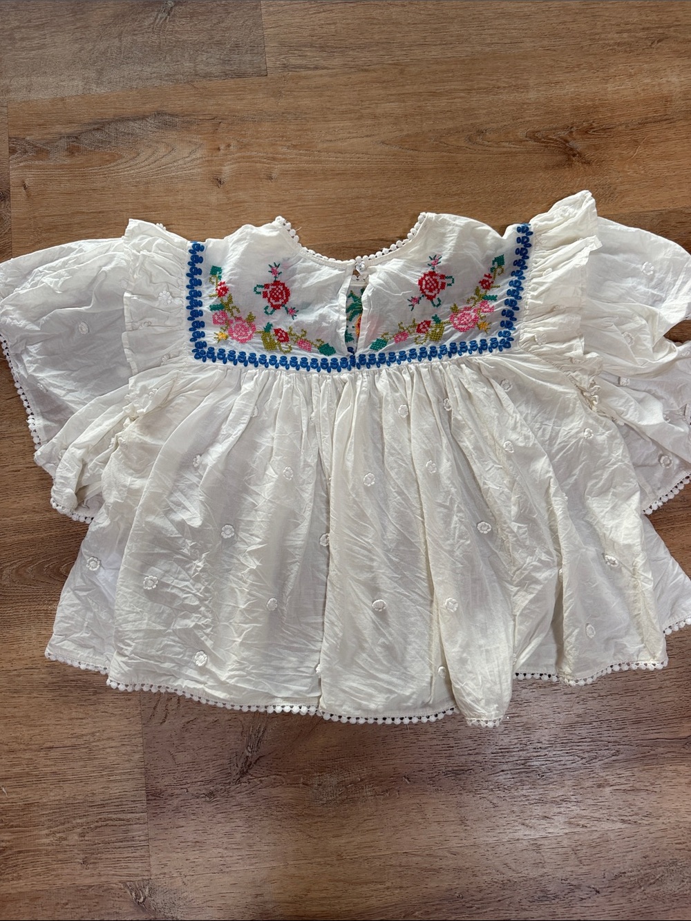 FARM RIO White Embroidered Flutter Sleeve Blouse with Floral Yoke - Picture 2 of 3